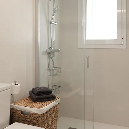 Appartement Lets Holidays White With Terrace, Ac, Parking, Near