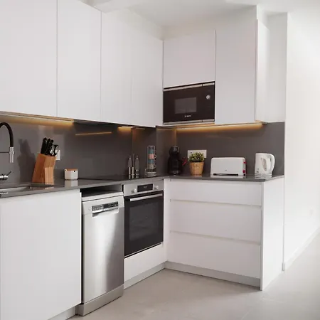 Lets Holidays White With Terrace, Ac, Parking, Near
