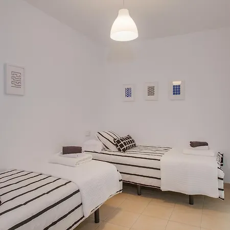 Apartment Lets Holidays White With Terrace, Ac & Parking, Near *