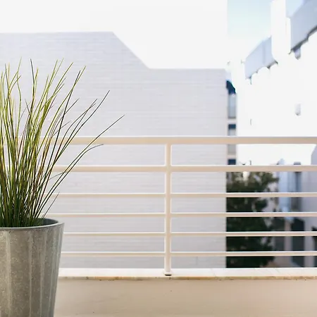 Lets Holidays White With Terrace, Ac & Parking, Near Apartment *