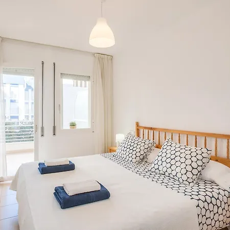 Lets Holidays White With Terrace, Ac & Parking, Near Apartment