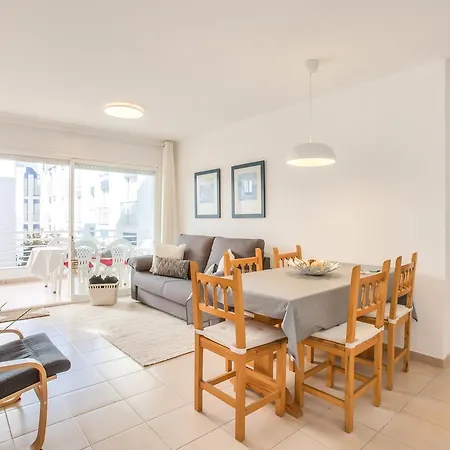 Lets Holidays White With Terrace, Ac & Parking, Near トッサ・デ・マール